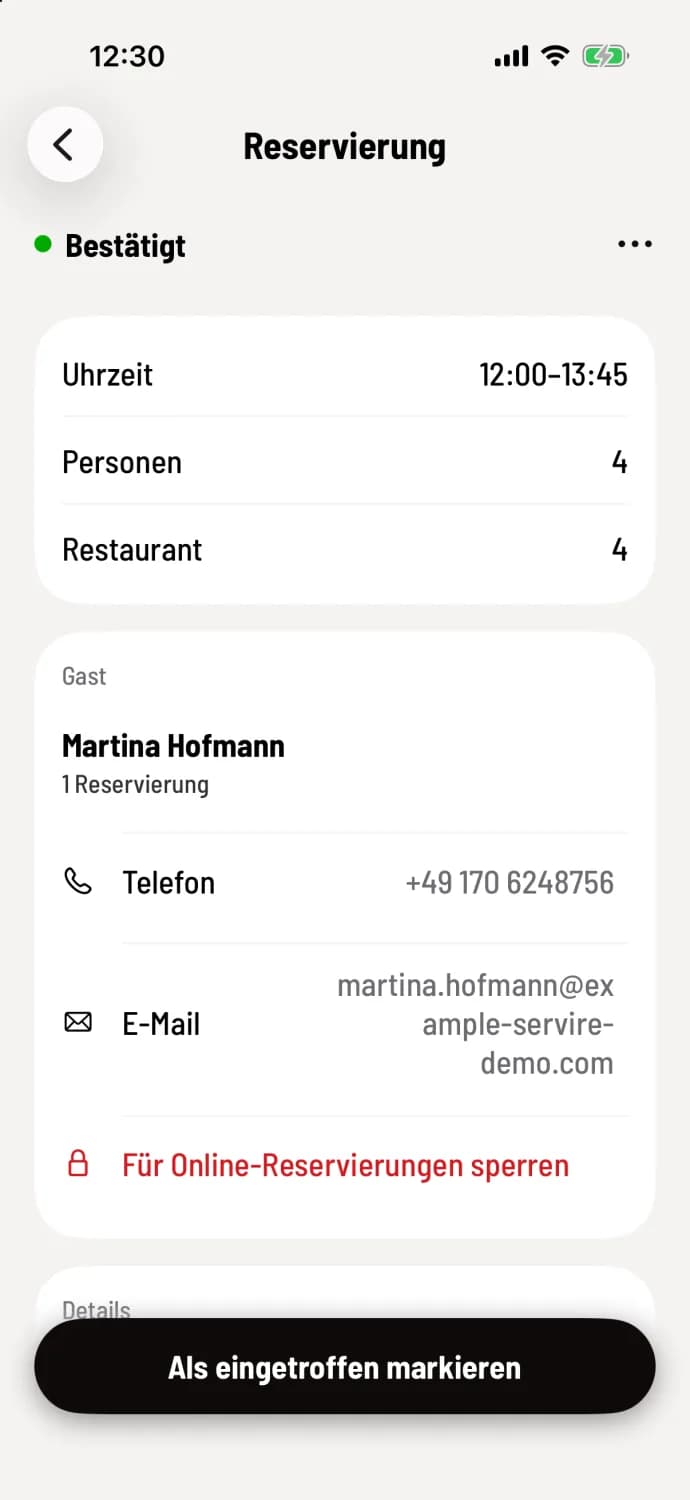 Reservation card from Martina Hofmann, status Confirmed, 12:00–13:45, 4 people, Restaurant Table 4, Mark as Arrived button below
