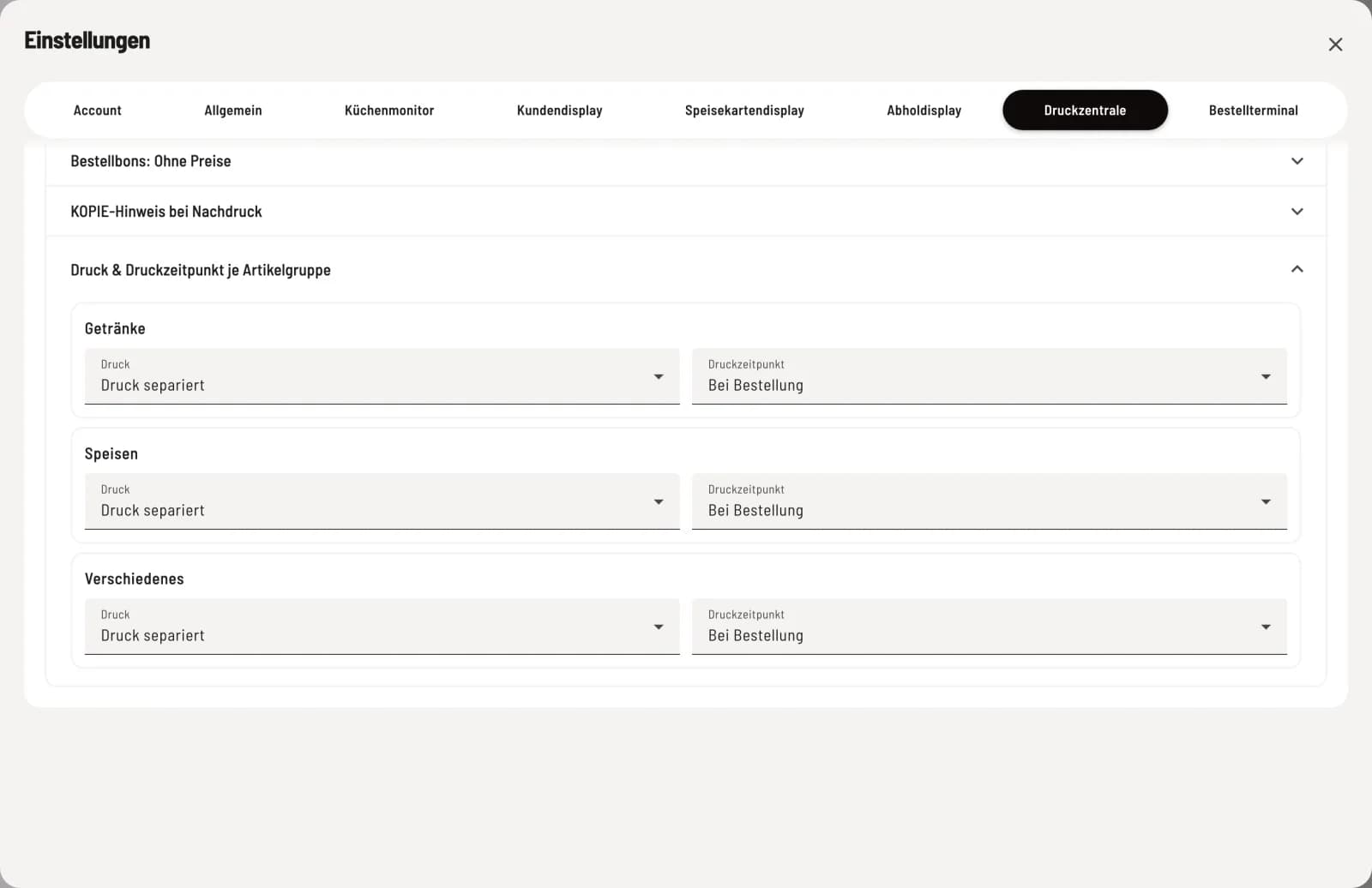 Hub-Einstellungen Druckzentrale mit aufgeklapptem Abschnitt Druck und Druckzeitpunkt je Artikelgruppe für Getränke, Speisen und Verschiedenes